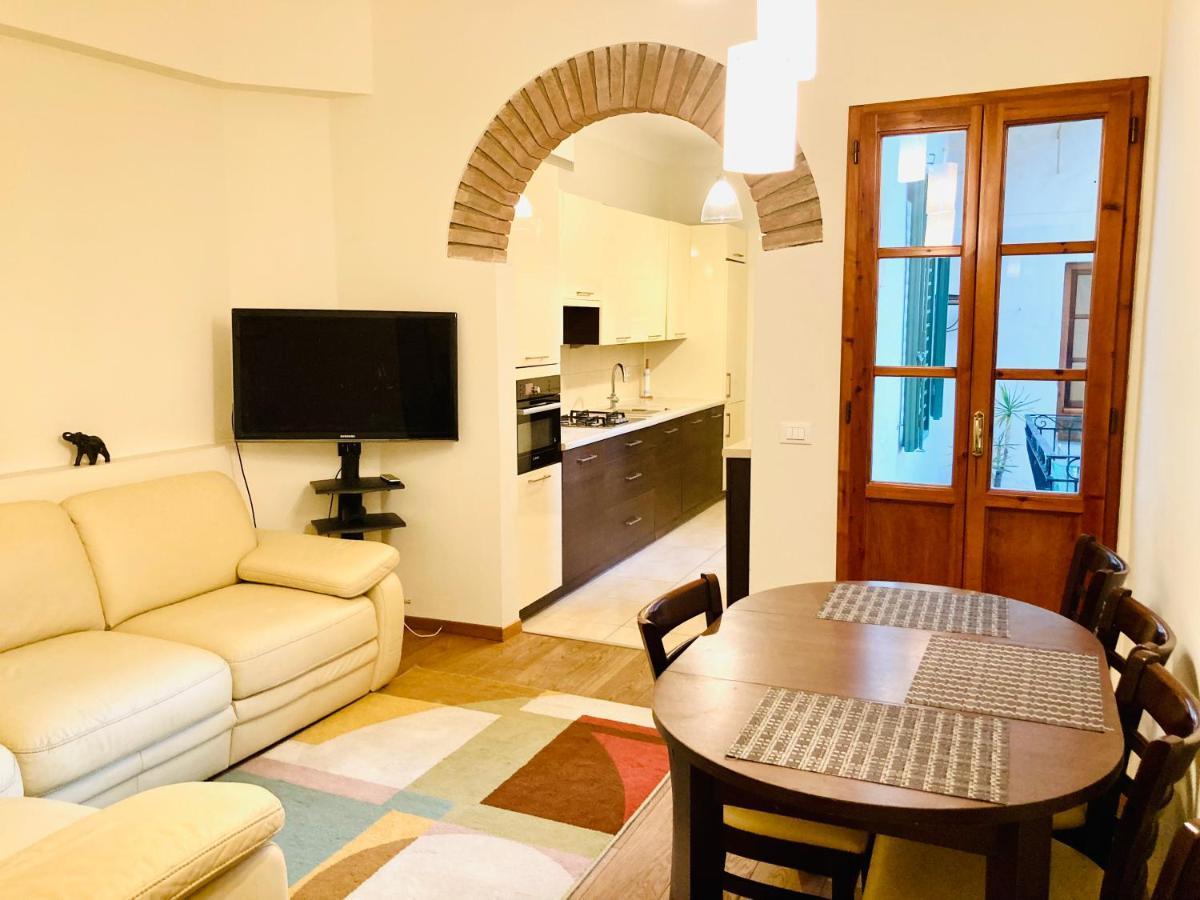 Deluxe Apartment In The Centre Of Florenz Exterior foto